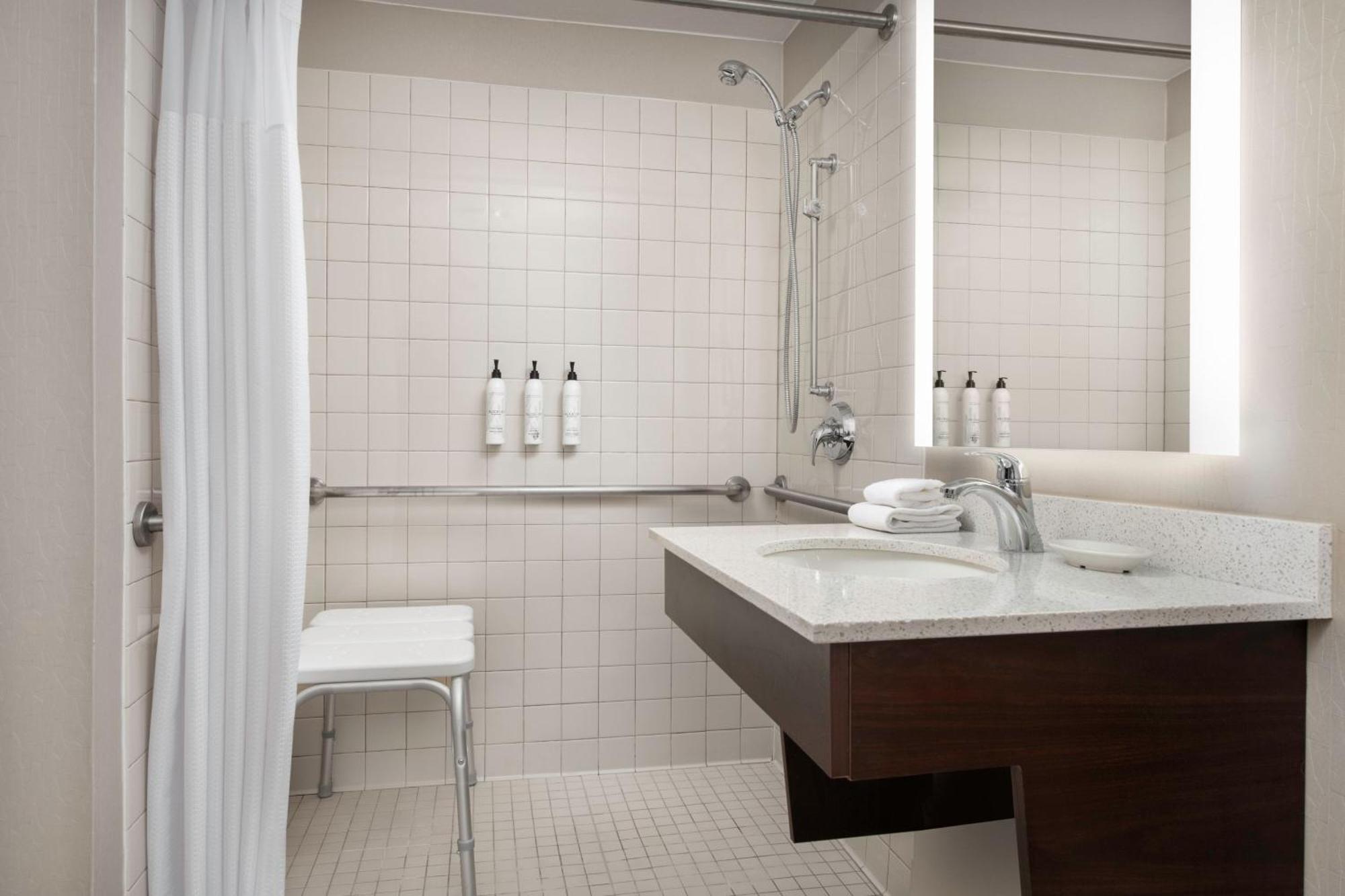Springhill Dallas Addison/quorum Drive Hotel 3*